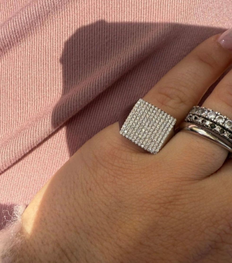 Chevalier Mignolo Square