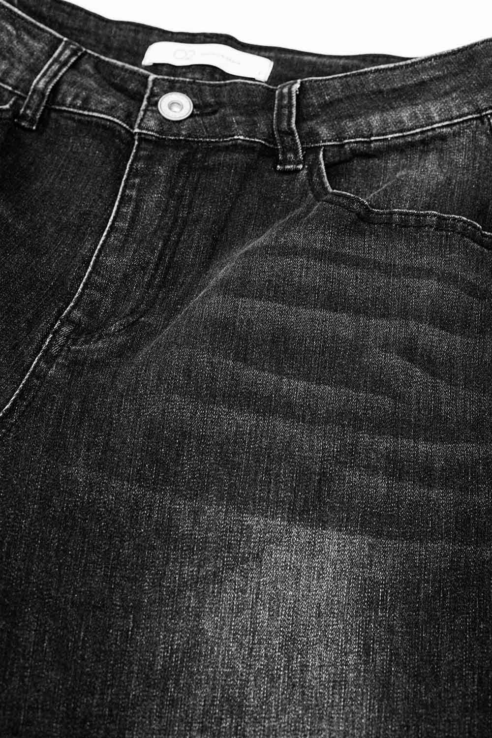 Jeans neri dritti con dettaglio cuciture